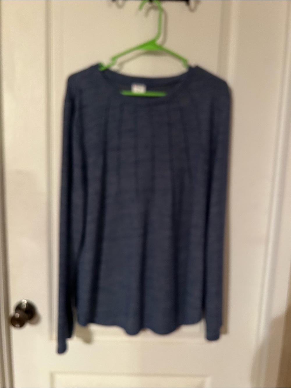 Women's Navy Blue Long-Sleeve Knit Top